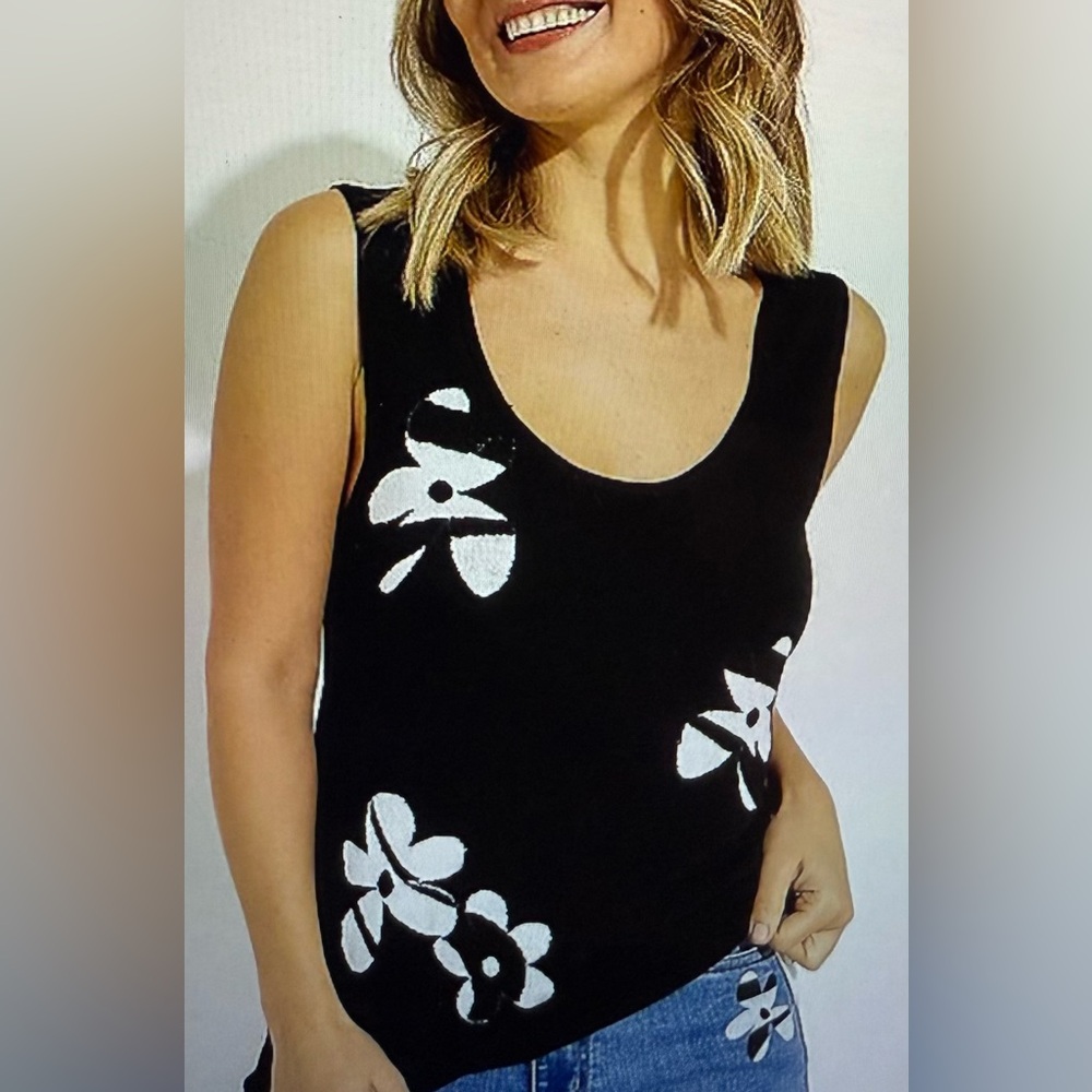 Joseph Ribkoff Striking B & W Floral Sleeveless Knit Top.Size XS New Without Tag
